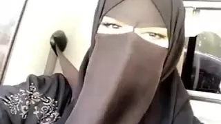 ياللي خذيت الدلع و الملح و الذوقي دندنها