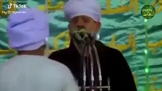 أبكي ظلم أيامي ومنور إزاي طيب 