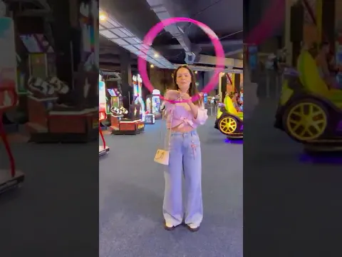 Mamãe fazendo vergonha no shopping