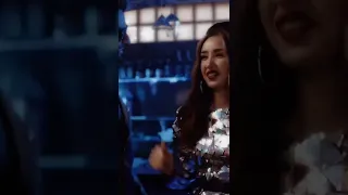 سامع ضحكتها 