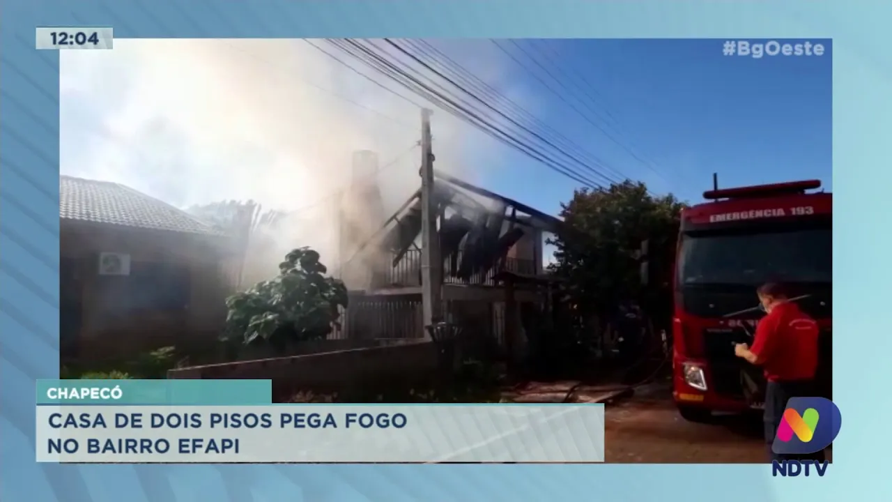Chapecó: Casa de dois pisos pega fogo no Bairro Efapi