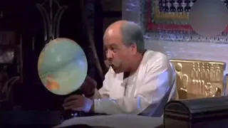 القرموطي بيلف الكرة الأرضية عشان يسفر وحيد ابنه مسسسخرة 