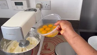 the best vanilla cake recipe amazing and fluffy homemade 