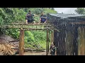 Download Lagu Despite the heavy rain, two kind men helped a young mother renovate an abandoned house.