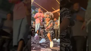 قاعد اعد الدولارات صاصا وبيكا مكسرين الساحل 