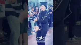 فتاة ترقص في حفل تخرجها باسيوط 