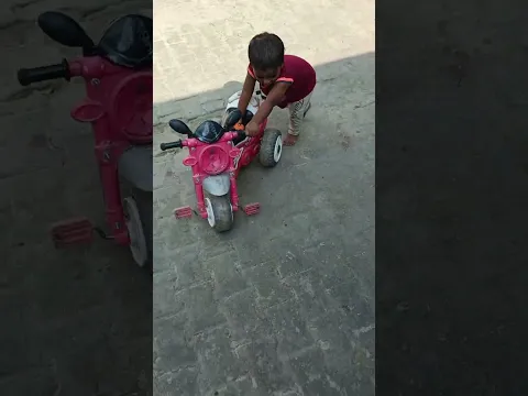Hahaha, this is so much fun!#DanceOff #CuteKid Dancing #HumanCub #CutieOfTheDay #ToddlerSociali...