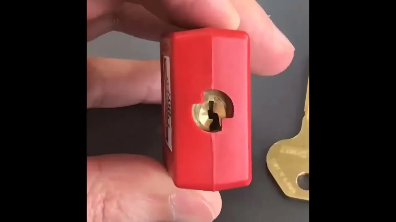 Master Lock 410RED Zenex