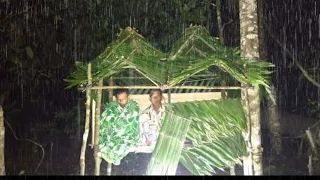 Camping hujan deras dan guruh // tidur nyenyak dalam shelter hangat dengan relaksasi suara hujan