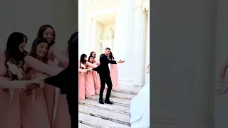 البنات يسرقون العريس عروسه وعريس مهضومين ليلة زفافها 