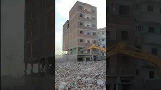 هدم منزل مخالف شاهد للآخر 