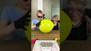 لماذا لم ينفجر البالون شورتات من ArtioMix 