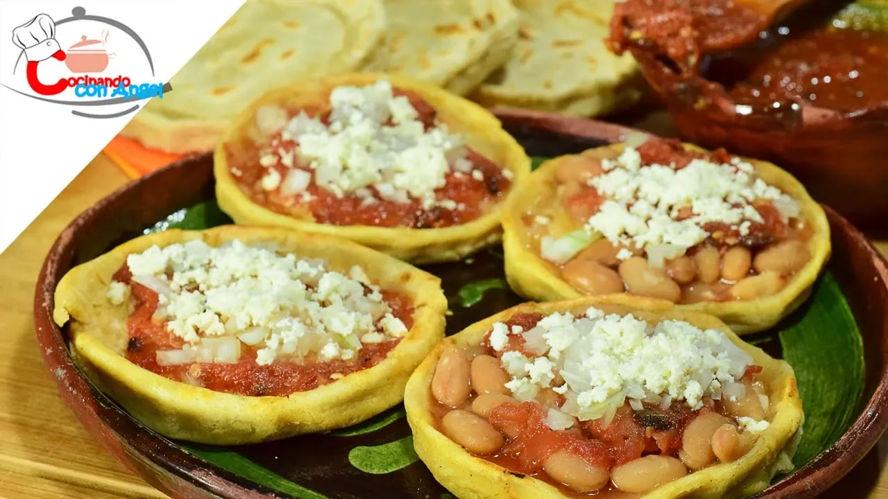 Como hacer Pellizcadas con Salsa de Molcajete