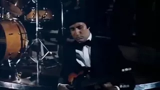 ليس هناك خبر من حبيبي اغنيه هندية مترجمة للعربية اميتاب من فلم شرابي 