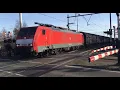 Lagu Volvo Wheelloader Hecker , Railroadcrossing action 🔴🔔🔴 and Boxcars Train DB Cargo at Blerick🇳🇱18.12!