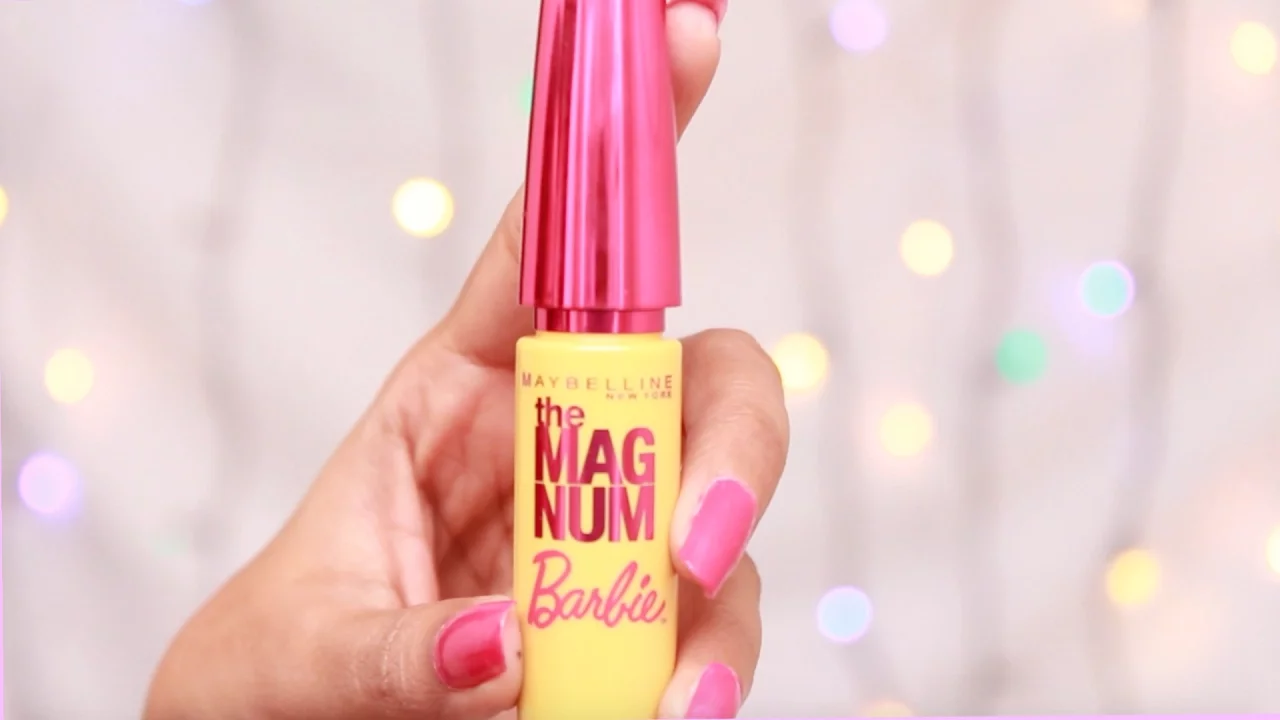 Hi aku baru beli Maybelline Magnum Barbie Mascara. Ini adalah video First Impression aku dan Review . 