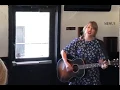 Download Lagu King Of My Heart (Live Acoustic) - Taylor Swift.