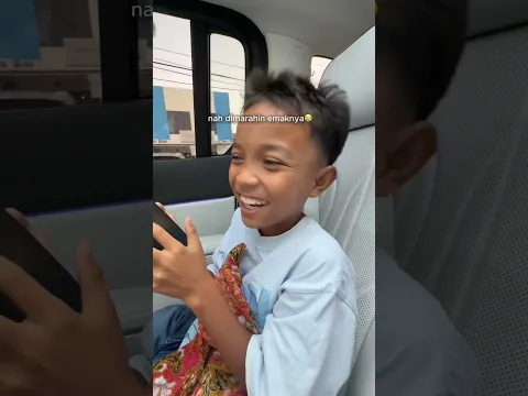 MOMONG ADEK, KARENA DITINGGAL MAK BAPAKNYA NGEDATE