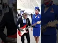 Download Lagu viral monyet main gitar listrik di bandara russia #shorts #music #guitar