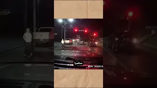 هرب من رجال الشرطة بمهارة كبيرة Shorts 