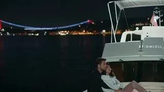 عينيا بتحبك وقلبي بحبك 