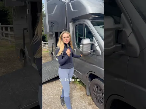 Esme’s Horsebox Tour!