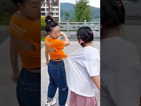 ميا قامت بمقلب مع أمها وأختها، حتى إنهما أصيبتا بالدهشة! 😂😱!! #shorts
