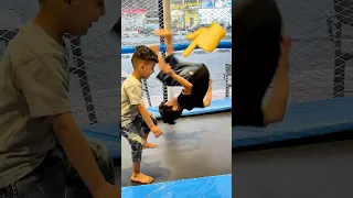 جود عضلة يسوي دقلة هوائية    مجودي  جودي  نت      دندنها