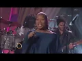Queen Latifah Performs "I Love Being Here With You"