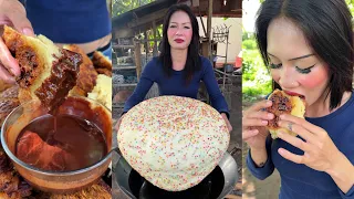 Cooking yummy deep fried cake with chocolate sauce recipe