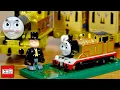 Lagu 金に輝くトーマスがプラレールに続きトミカでも登場！きかんしゃトーマス 原作出版８０周年記念 トーマストミカ 金色のトーマスセット 緑の台座となかなかリアルなトップハムハット卿付き