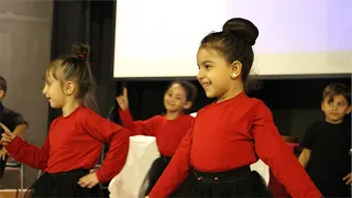 رقصة  لا لا  لا نحتاج المال   تقديم طلاب دورة الشيخ حسين عسيران دندنها