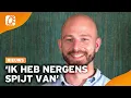 Download Lagu Desmond klaar met El Che en liefde in de loods van De Bondgenoten?! | RTL Boulevard