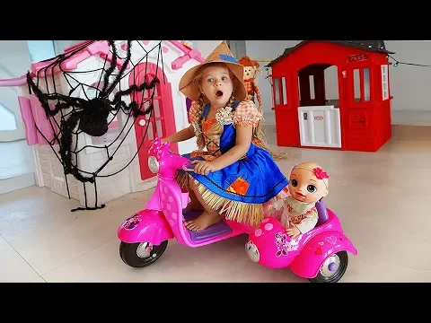 Download MP3 Diana Pretend Play Halloween Trick or Treat Candy Haul