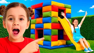 Дети построили ОГРОМНЫЙ домик из мягких подушек!