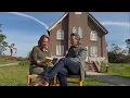Download Lagu #5 Gesprek met de schrijver van “De Tsarina van Bergen bij het Vredeskerkje in Bergen aan Zee!