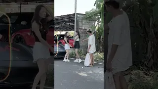 Cantik tapi kok gitu yaa kelakuannya
