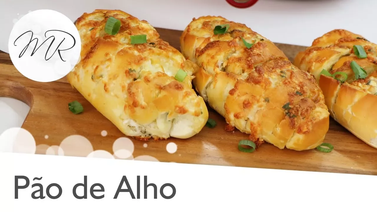 Como fazer um delicioso pão de alho com requeijão e queijo.