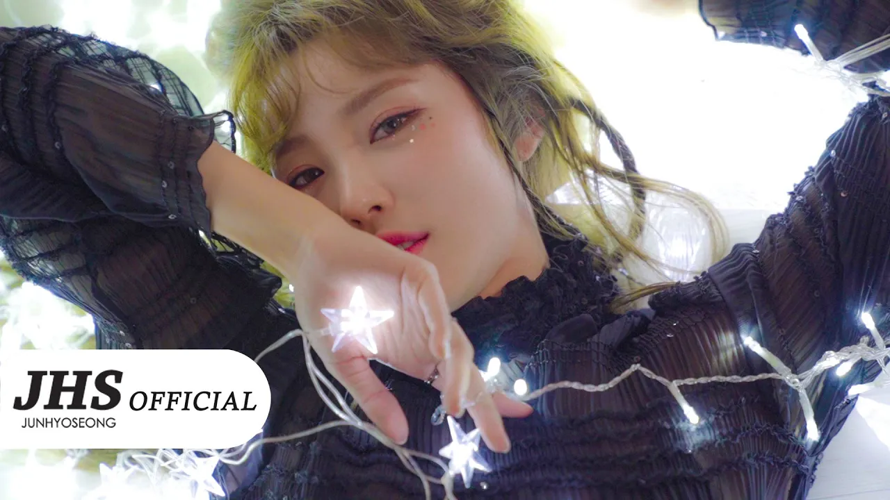 STARLIGHTの公式MVサムネイル