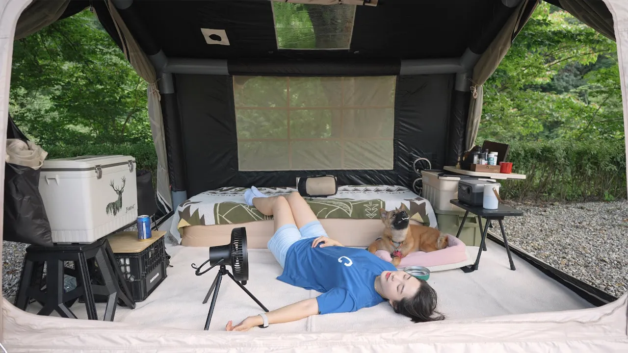 35℃ 폭염경보! 시원한 맥주와 선풍기 하나로 버티는 여름캠핑🌋 / 신상 쿠디 웨이브 에어텐트 / 양념삼겹살 볶음밥에 혼술 참을 수 없지 / 화천 수피다캠핑장 썸네일