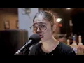 Download Lagu Alvi Ananta - Menunggu Kepastian | Accoustic Version (Official Video)