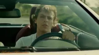 تامر حسني    مش كل عشااق حبو بعض مكملين          ولا كل حب مابين روحين بيعيش سنين دندنها
