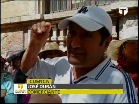 Comerciantes de plataforma de Narancay se rehúsan a abandonar sus espacios de trabajo