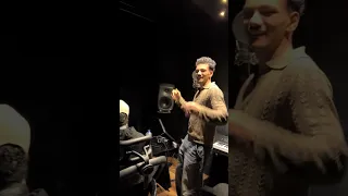 لو مصلحة موجودة محمود يقلب حوده   جاهزين دندنها