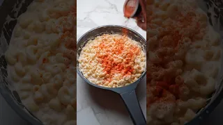 مكرونه الجبنه للمكسلين تجهز في خمس دقايق بالظبط بصوص رهييب سريعه ولذيذه جدا ناديه السيد مكرونه 