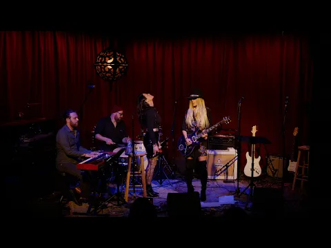 Download MP3 Vanessa Amorosi feat Orianthi - Still Got The Blues (Live at The Hotel Cafe)