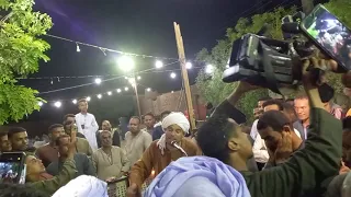 مدد يا سيدنا الحسين السيد شمندى فى البصليه بحري ادفو               روعه دندنها