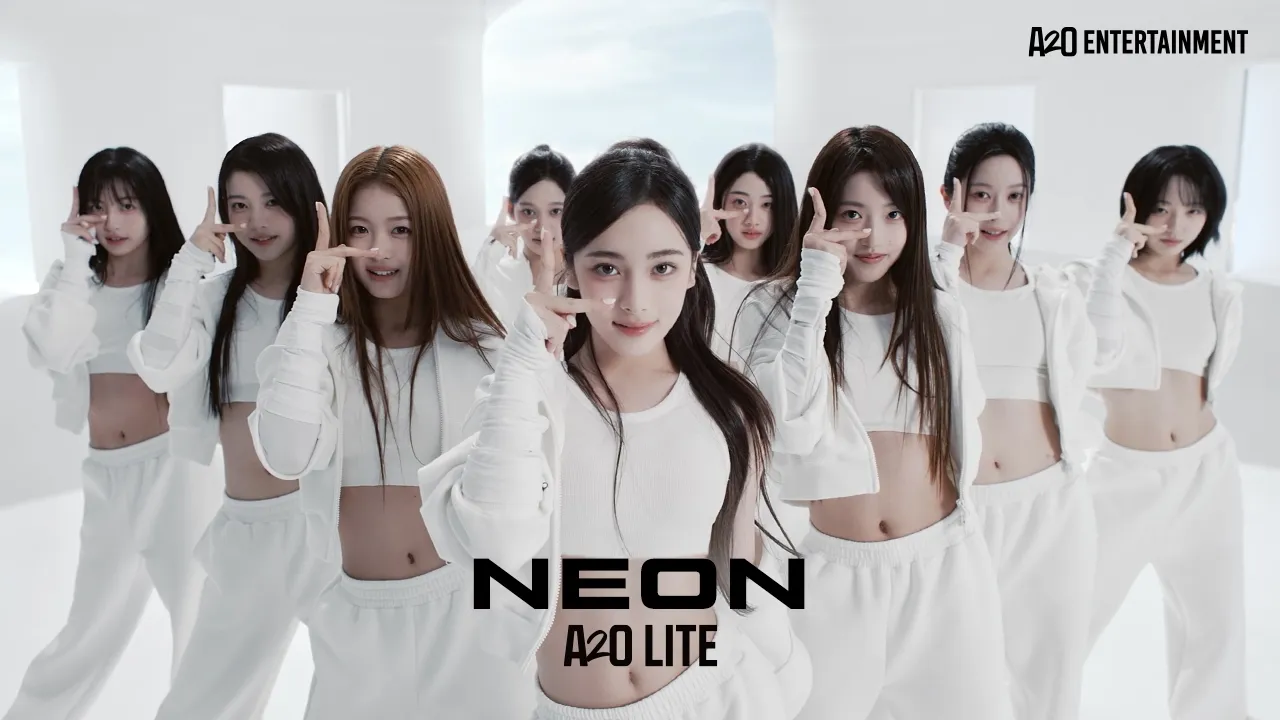 デビュー曲は「NEON」。HIMEKI、米国・日本の二重国籍と報じられているOAが参加しています。