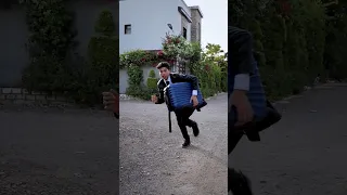 وانا بهرب بعد ما عرفت نتيجه الامتحانات بلال بيبو 