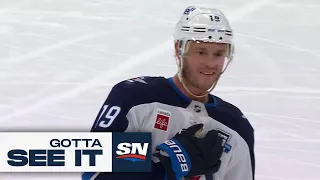 Gotta See It Jonathan Toews Honoured In His Return To Chicago